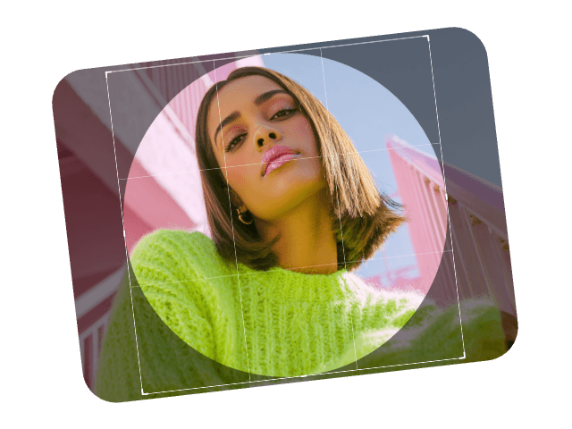 Utiliser l’outil de recadrage circulaire de Fotor pour modifier l’image d’une femme